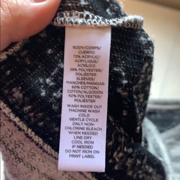LOFT sweater size medium - Picture 8 of 9